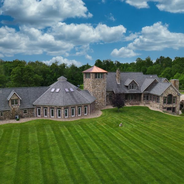 Airbnb Wedding Venues Ohio | The Stables Estate - 1885 Farms